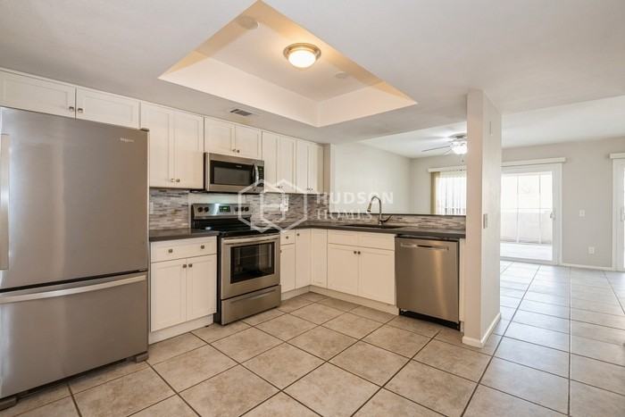 2708 W Temple St - Photo 6 of 21