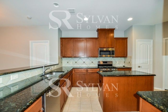 3513 Wysong St - Photo 5 of 16