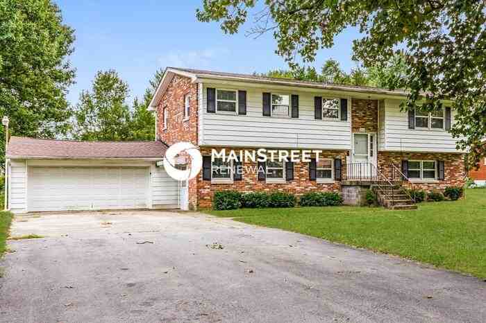 2806 Winchester Dr - Photo 2 of 17