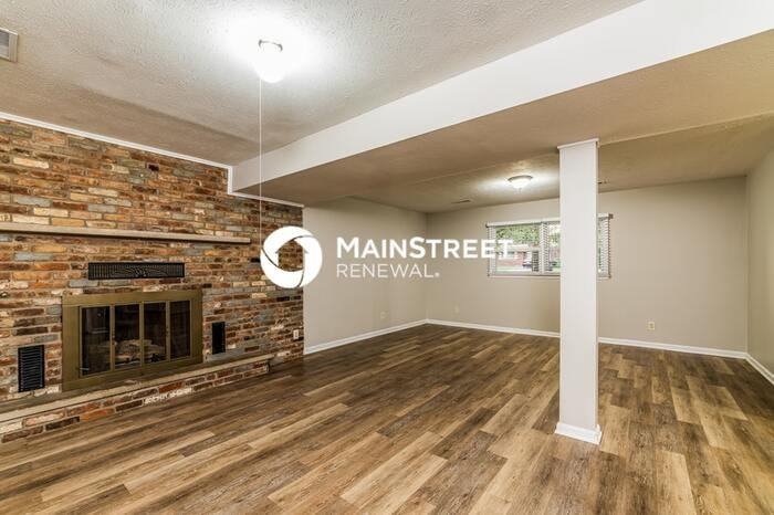 2806 Winchester Dr - Photo 4 of 17