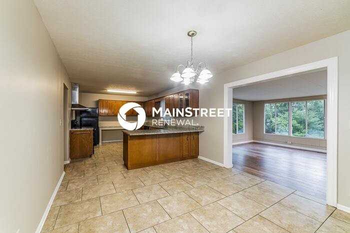 2806 Winchester Dr - Photo 6 of 17