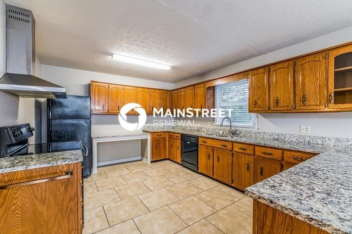 2806 Winchester Dr - Photo 7 of 17