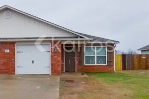 featured image of 3909 E Thomas St #B