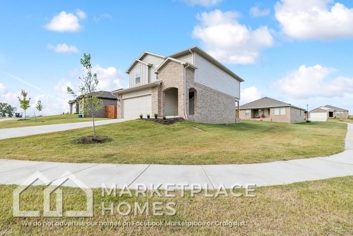 5726 Selah St - Photo 3 of 31