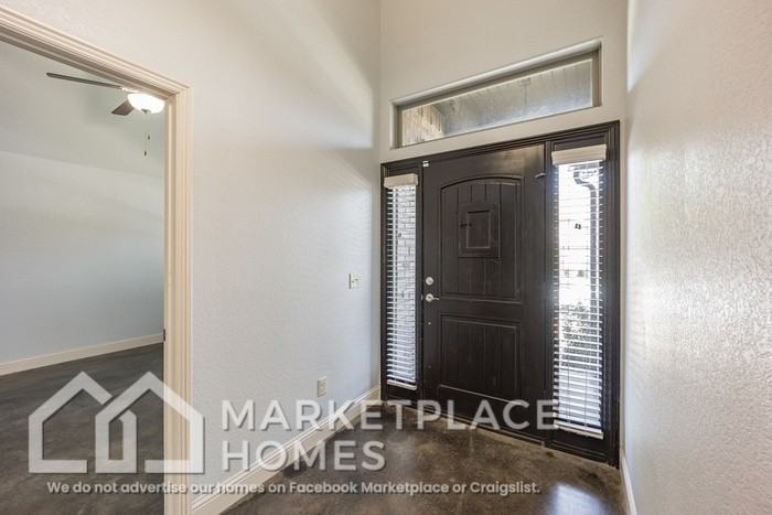 3211 Sw Stonepoint Ave - Photo 4 of 31