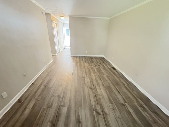 915 Green St #915 - Photo 2 of 17