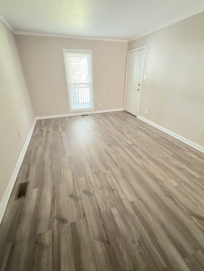 915 Green St #915 - Photo 4 of 17