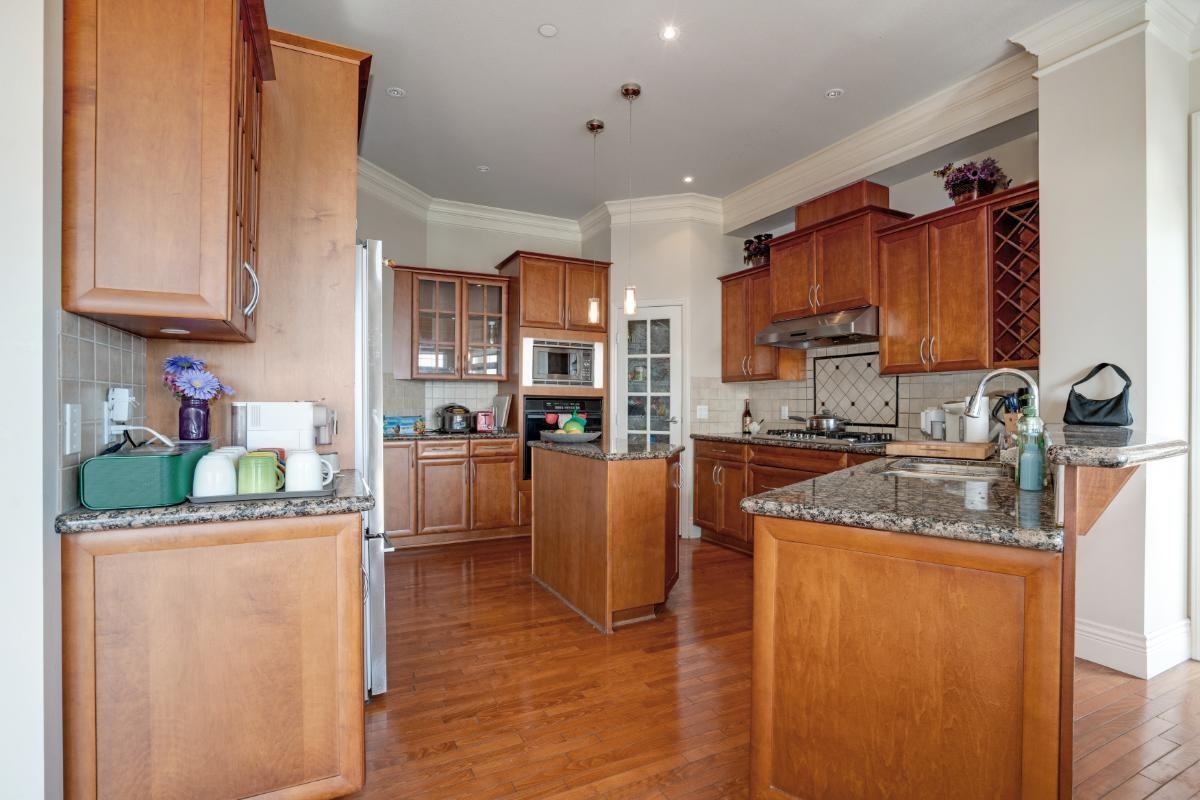 1918 Russet Way - Photo 2 of 21