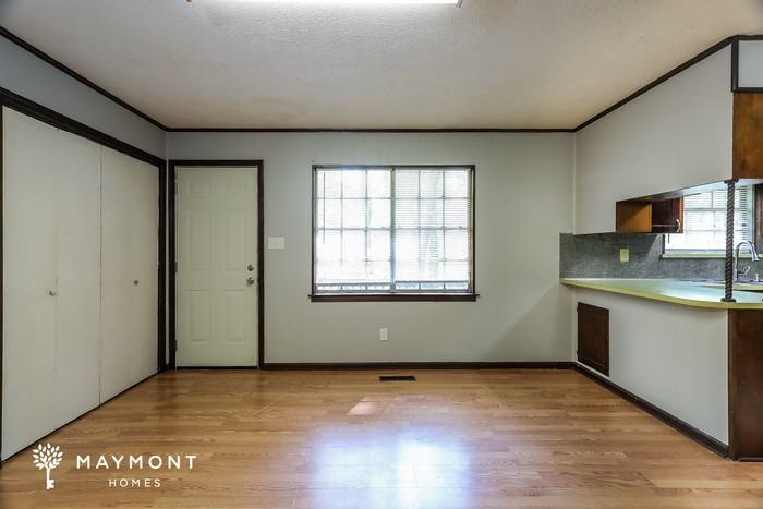 433 4th Ave - Photo 6 of 12