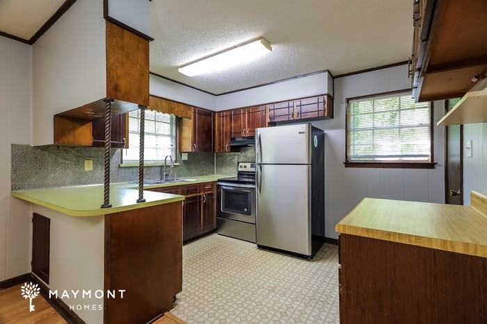 433 4th Ave - Photo 7 of 12