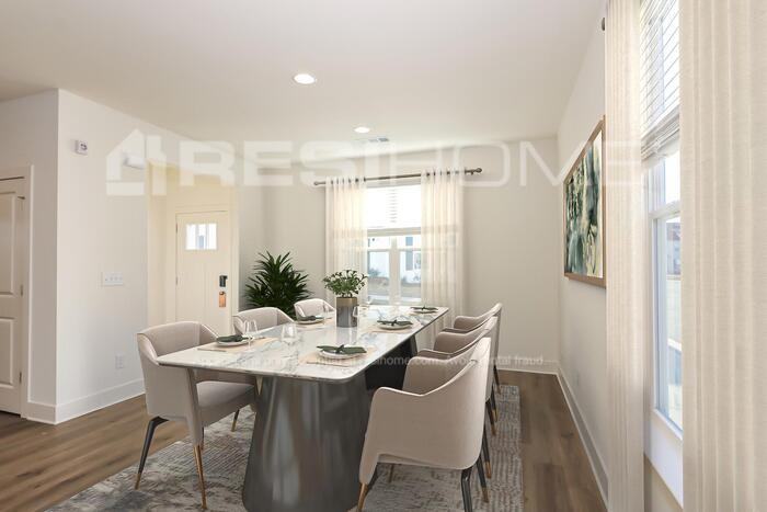 300 Emerald Ln - Photo 6 of 18