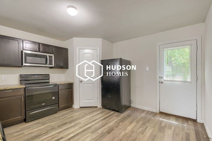 1509 Fairway Dr - Photo 5 of 14
