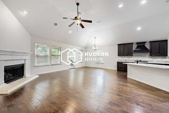 1604 Flamingo Dr - Photo 3 of 13