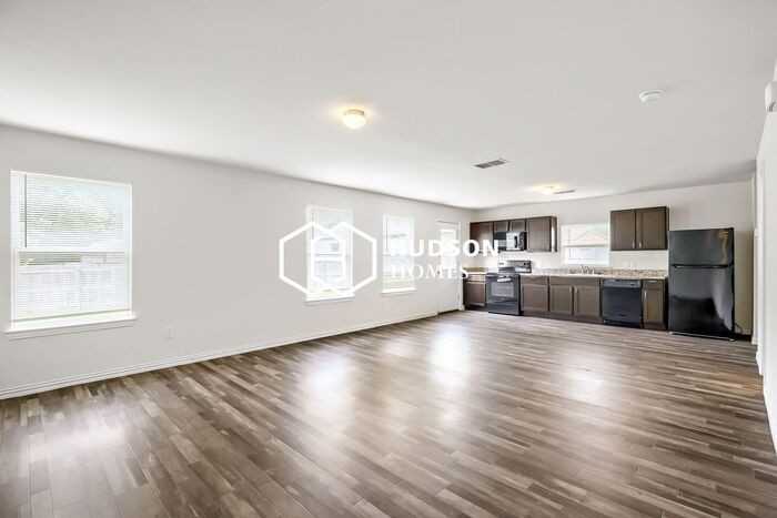 1610 Linda Ln - Photo 3 of 14