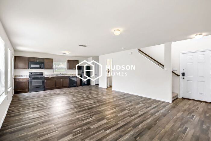 1610 Linda Ln - Photo 4 of 14