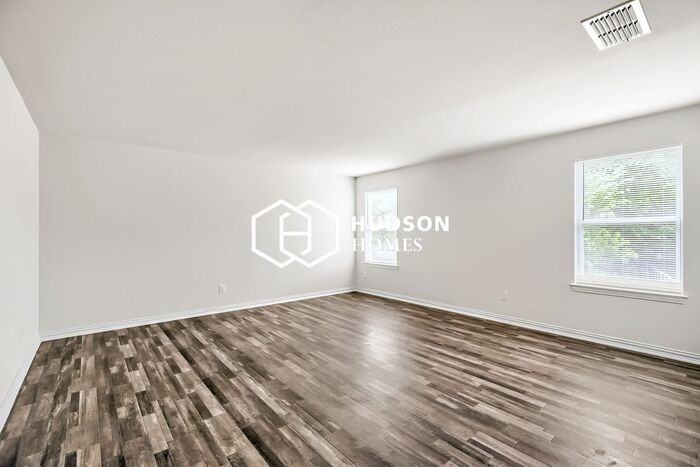 1610 Linda Ln - Photo 5 of 14