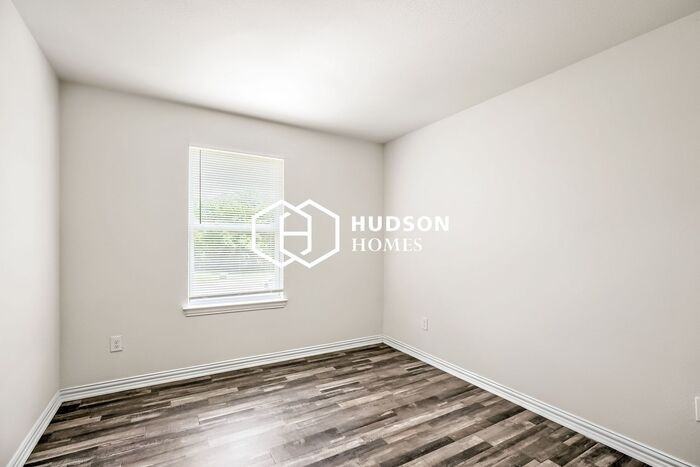 1610 Linda Ln - Photo 6 of 14