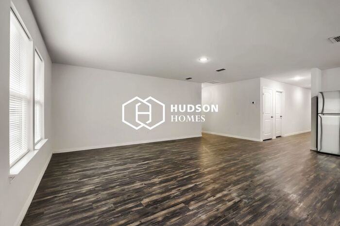 306 Outboard Dr - Photo 3 of 14