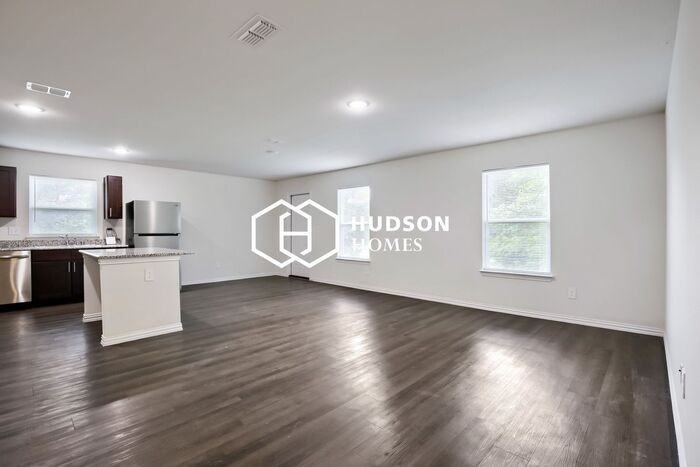 158 Westview Dr - Photo 4 of 14