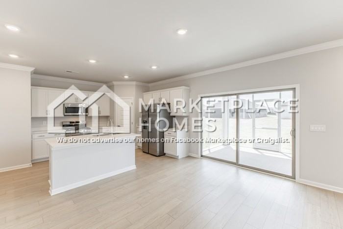 212 Stockyard Cir - Photo 3 of 36