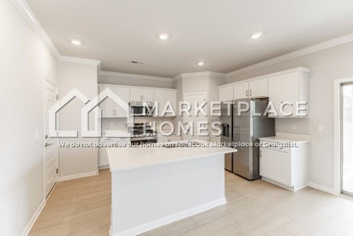 212 Stockyard Cir - Photo 4 of 36