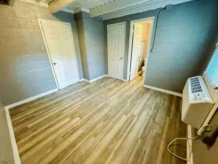 1119 Gurley St - Photo 2 of 12