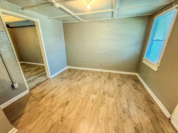 1119 Gurley St - Photo 6 of 12