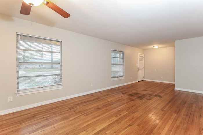 5544 Wayneland Dr - Photo 3 of 11