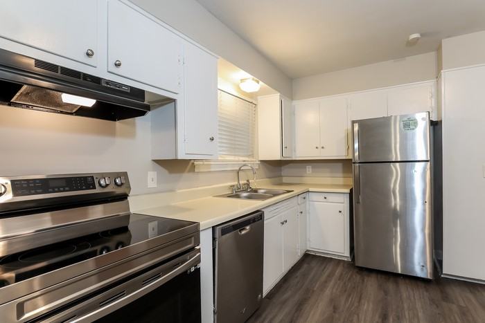 5544 Wayneland Dr - Photo 4 of 11