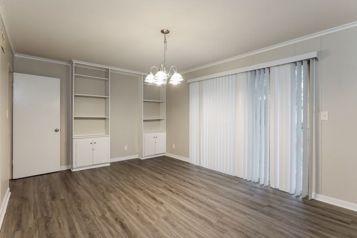 5544 Wayneland Dr - Photo 6 of 11