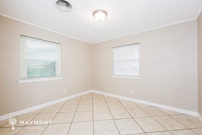 7461 Meadowcrest Dr - Photo 7 of 9