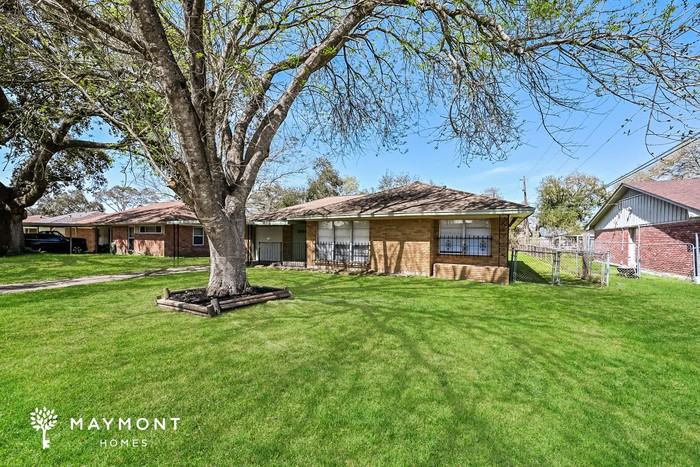 1804 Chilton Dr - Photo 2 of 12