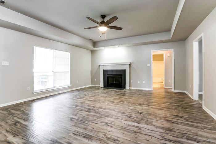 2424 Cedar Rdg - Photo 2 of 10