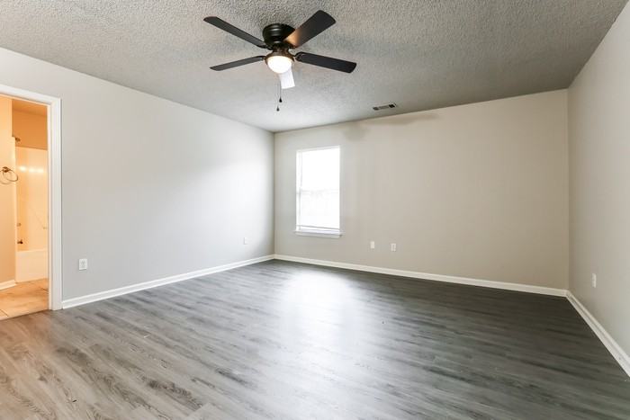2424 Cedar Rdg - Photo 4 of 10