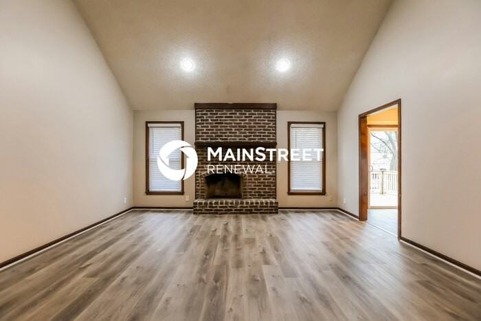 14835 S Locust St - Photo 3 of 17