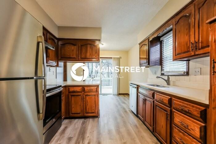 14835 S Locust St - Photo 6 of 17