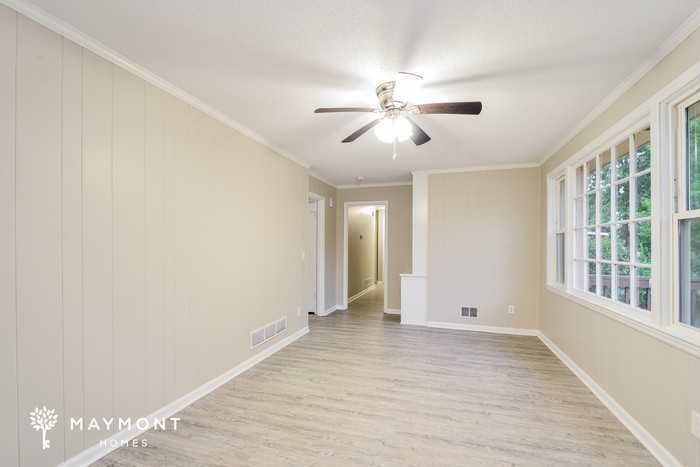 2018 Mary Hill Dr - Photo 4 of 11