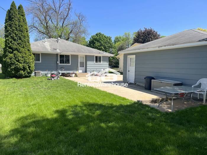 7404 Queen Ave S - Photo 2 of 13