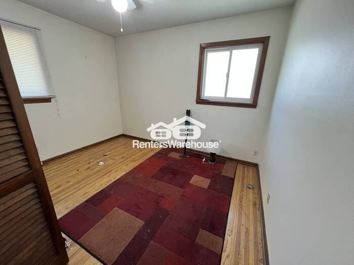 7404 Queen Ave S - Photo 5 of 13