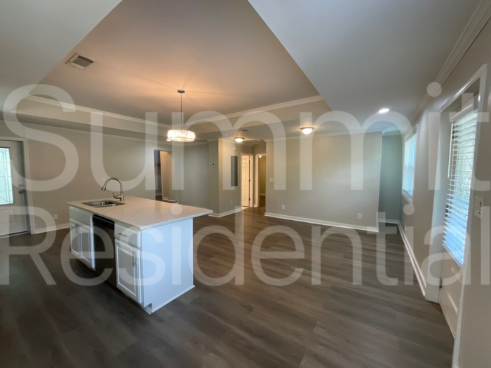 2590 Godfrey Dr Nw - Photo 3 of 16