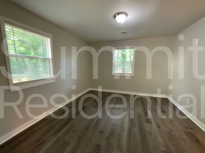 2590 Godfrey Dr Nw - Photo 6 of 16