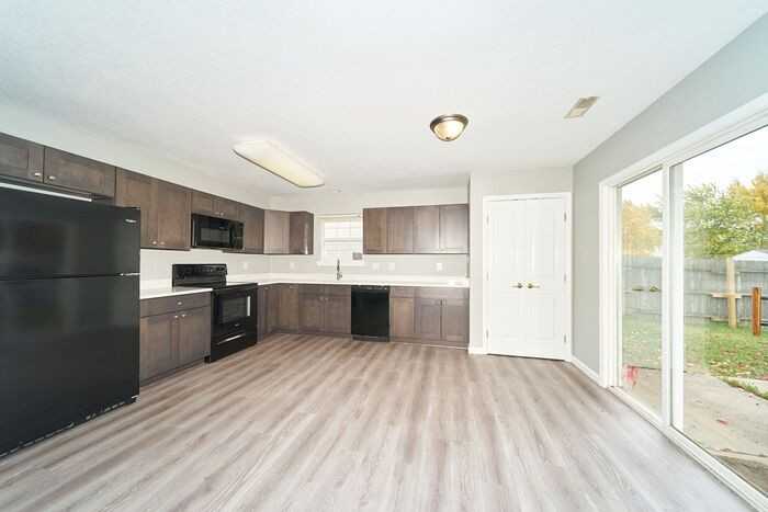 8335 Eagles Nest Dr - Photo 3 of 23
