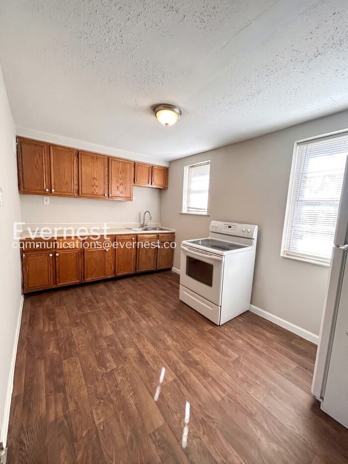344 Midridge Dr - Photo 2 of 18