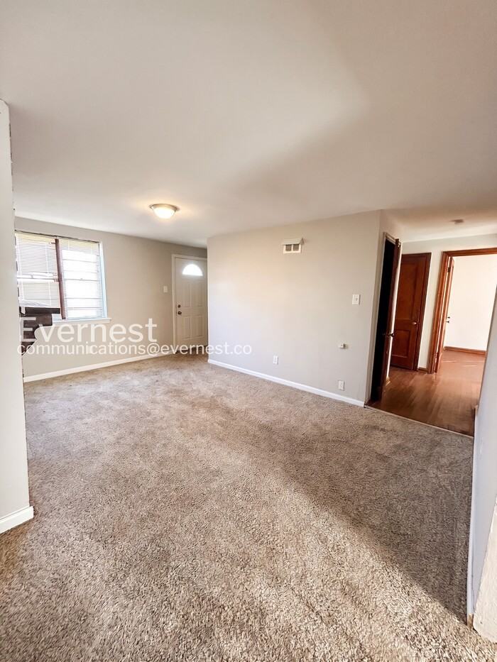 344 Midridge Dr - Photo 5 of 18
