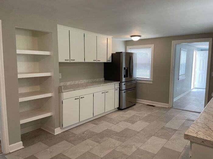 3227 N Main St - Photo 5 of 17