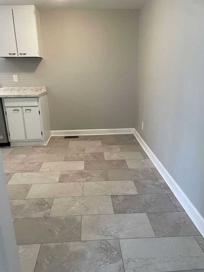 3227 N Main St - Photo 6 of 17