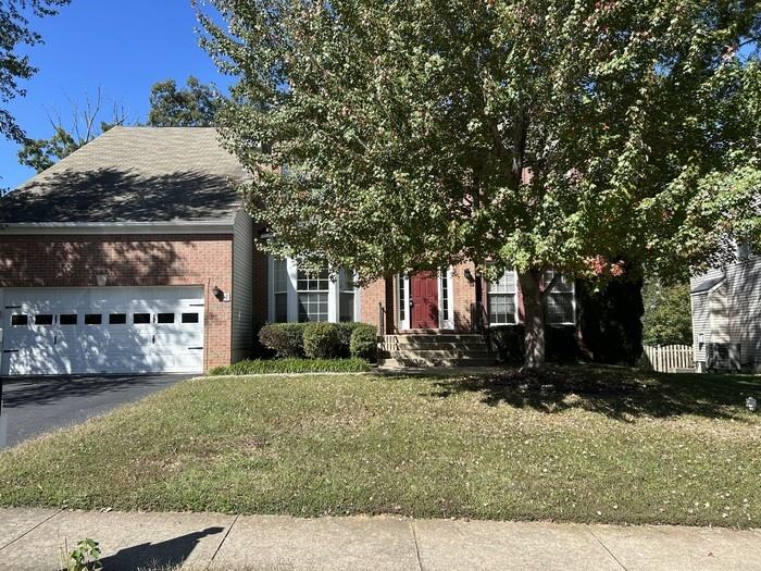 7 Saint Stephens Ct - Photo 2 of 32