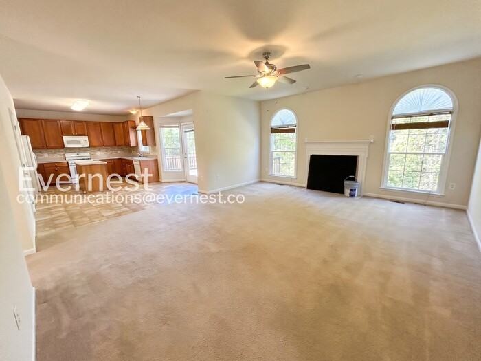 7 Saint Stephens Ct - Photo 4 of 32