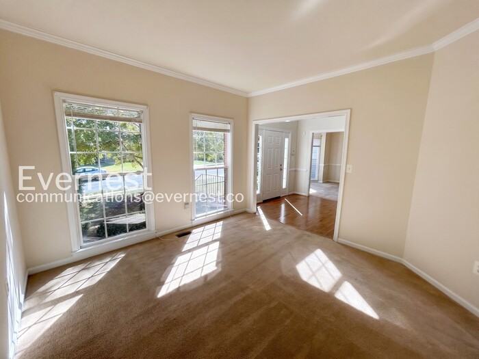 7 Saint Stephens Ct - Photo 7 of 32