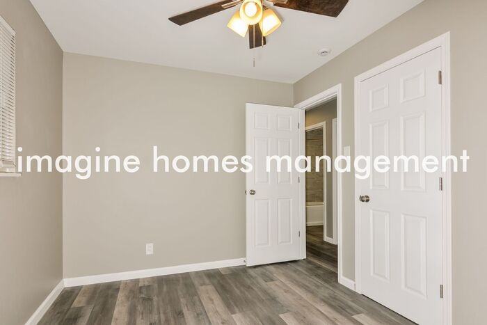 11818 Flushing Dr - Photo 6 of 13